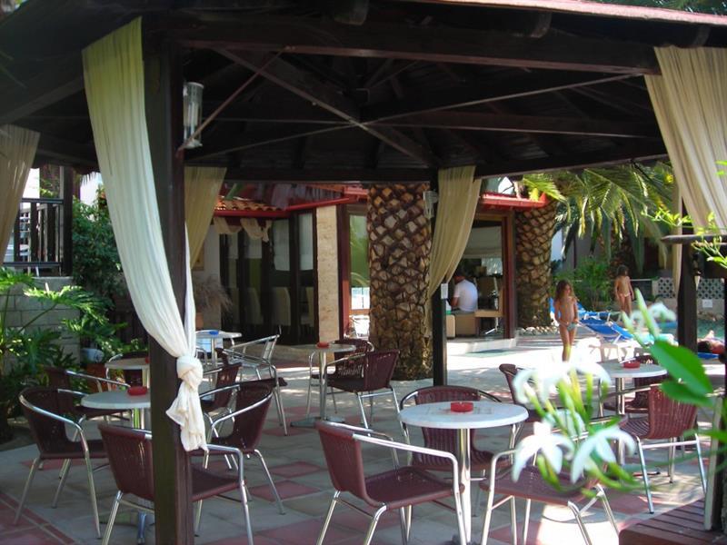 מלון פפקוהורי Pella House מראה חיצוני תמונה